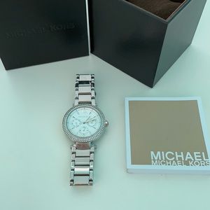 Beautiful silver Michael Kors watch hardly worn